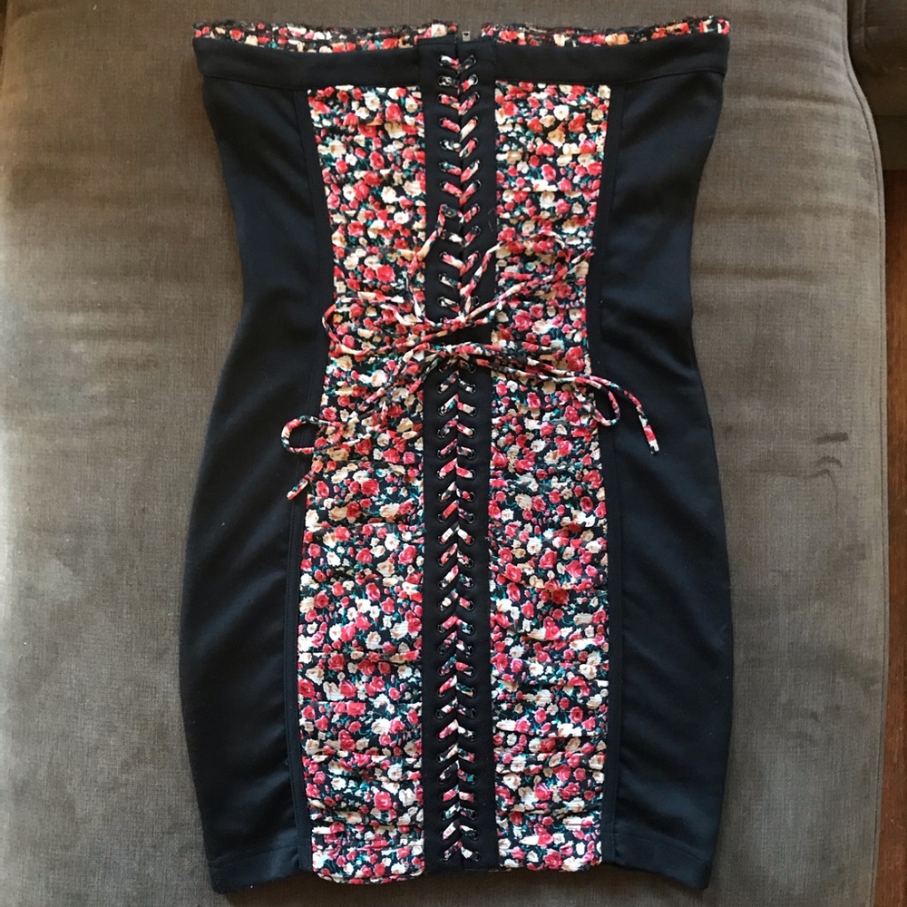 NIKIBIKI Floral Lace Up Corset Tube Dress -Size S